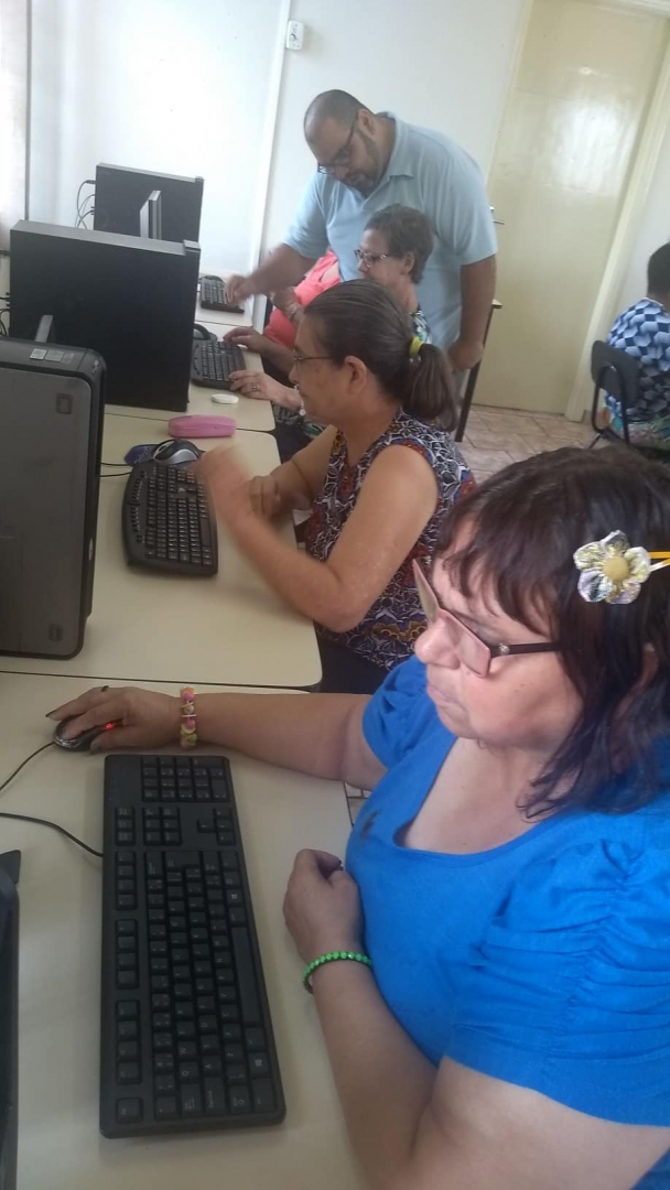 Inclusão: Prefeitura de Andirá implanta curso de informática para idosos