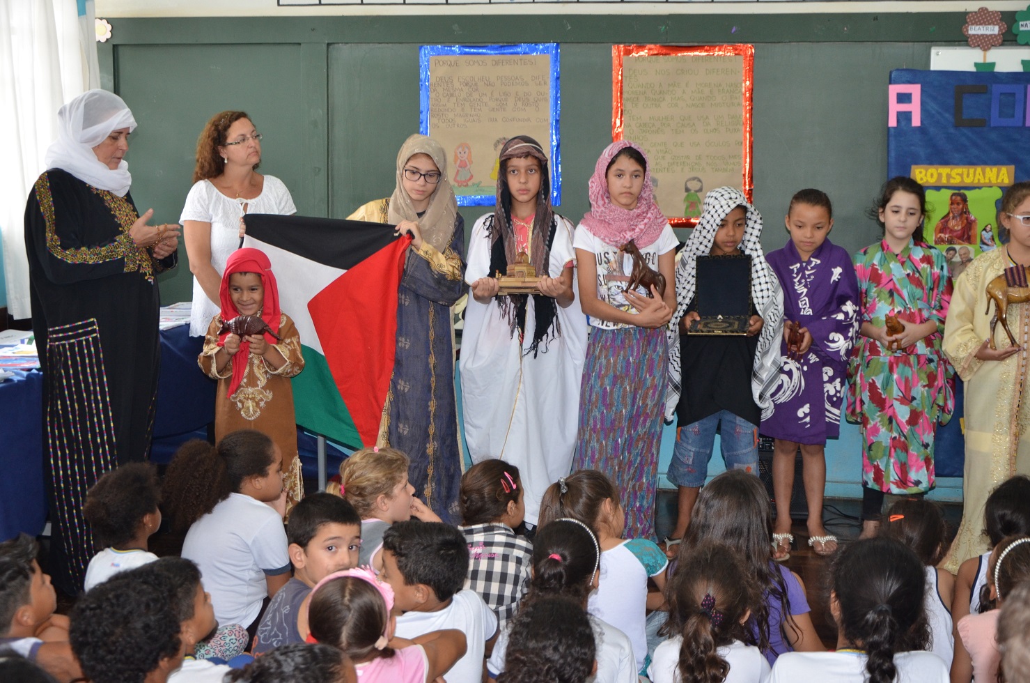 Escola Municipal Santa Inês mobiliza pais, alunos e professores em projeto sobre diversidade