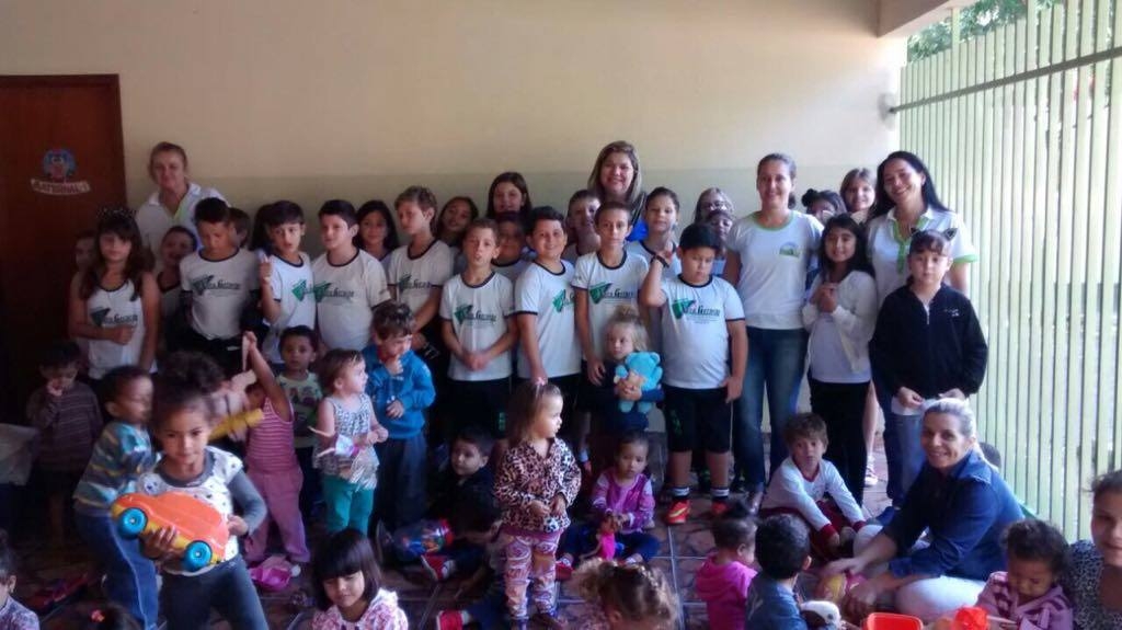 Projeto sobre cidadania: Alunos da Escola Nova Geração leva brinquedos e alegria ao CMEI Criança Feliz