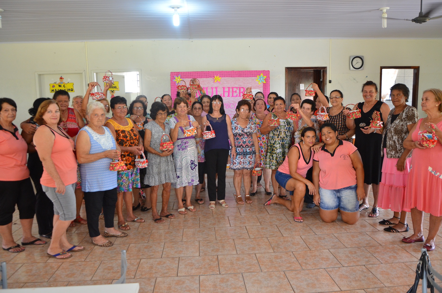 Centro de Convivência dos Idosos promove festa e homenageia as mulheres do projeto