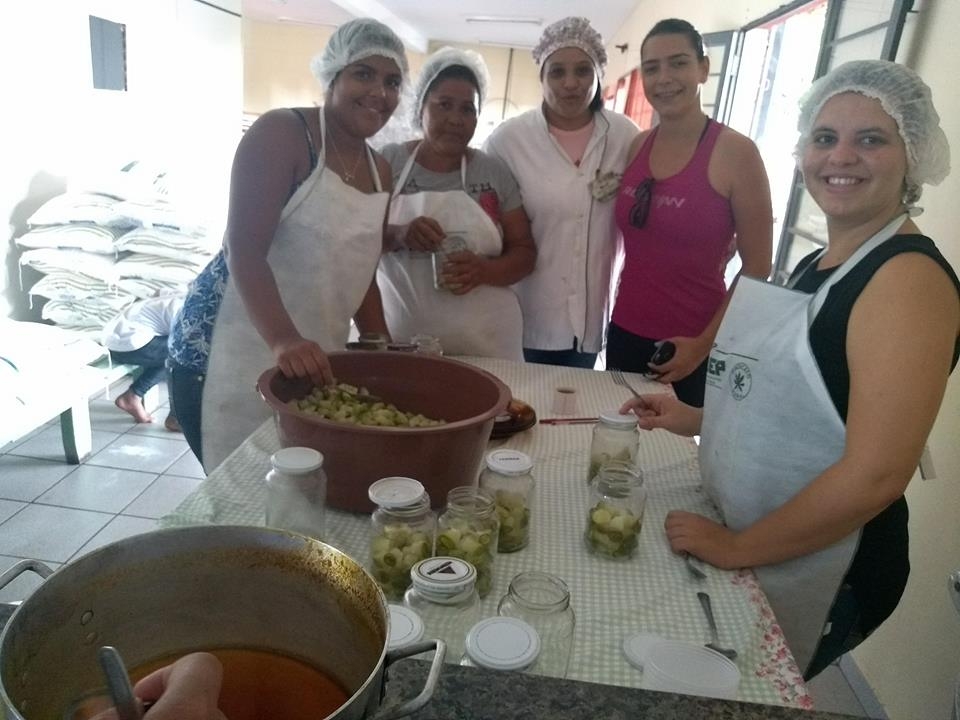 Prefeitura de Andirá, Senar e Sindicato Rural promovem curso de Compotas e Frutas Cristalizadas