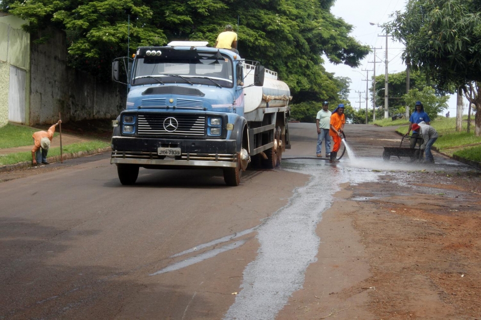 Prefeitura continua  maior programa de recuperação de vias  já realizado no município. 