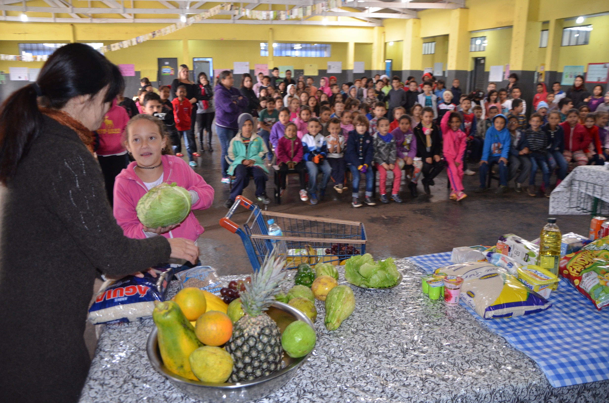 Escola Municipal Michel Kairalla promove palestra expositiva sobre Alimentação Saudável. 