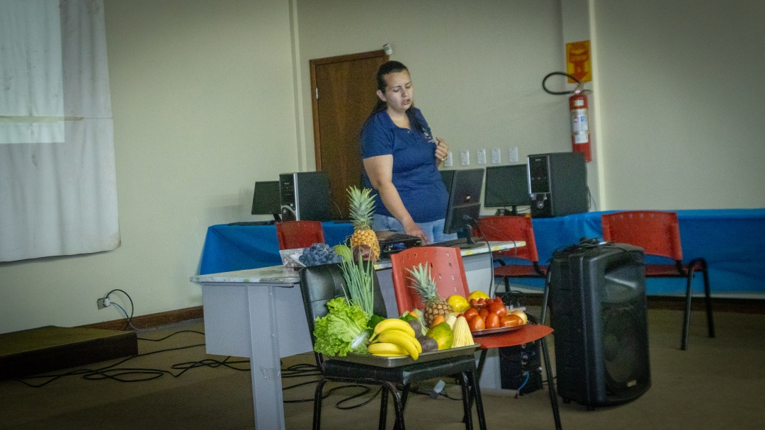 Prefeitura de Andirá realiza reunião com produtores rurais para planejamento da merenda escolar de 2026