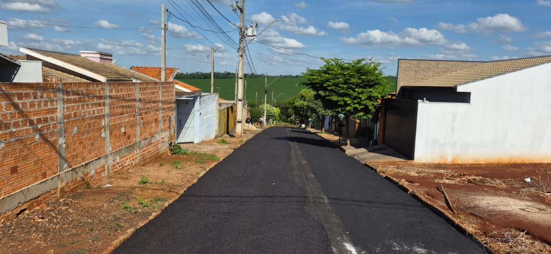 Prefeitura realiza serviços de micropavimentação em ruas do Jardim Ingá