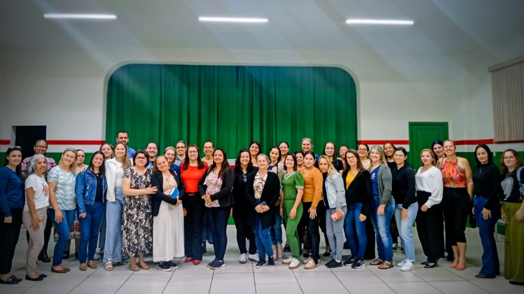 Consciência Fonológica e Saúde Vocal foram temas de formação continuada dos professores em setembro