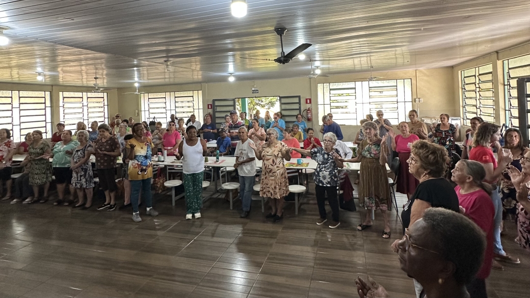 Encontro da Melhor Idade promove integração e momentos de alegria em Andirá